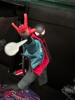 Hot toys Into the spider-verse Miles Morales Spider-man, Ophalen of Verzenden, Gebruikt