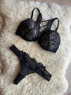 Prachtig zwart Hunkemöller setje Bh 70D + string S, Hunkemöller, Ophalen of Verzenden, Zwart, Setje