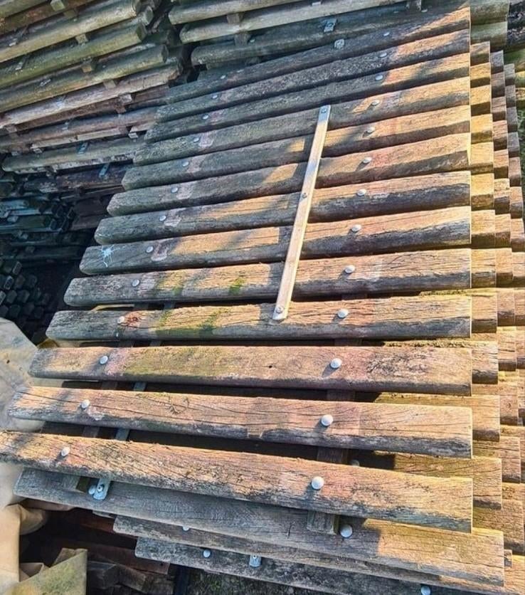 Piket paaltjes 110cm lang 9x4cm azobe, Tuin en Terras, Palen, Balken en Planken, Gebruikt, Palen, Minder dan 180 cm, Ophalen