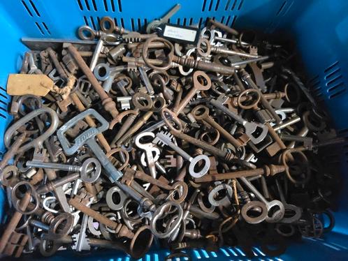 Prachtige antieke mini sleutels voor kluisjes spaarpotten ed, Antiek en Kunst, Antiek | Gereedschap en Instrumenten, Ophalen of Verzenden