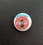 Coca-Cola - 25 mm button/speld/pin - Rood/Wit, Ophalen of Verzenden, Nieuw, Overige typen, Overige merken