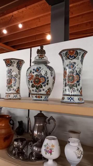 Delfts Blauw Polychroom Vazen Set beschikbaar voor biedingen