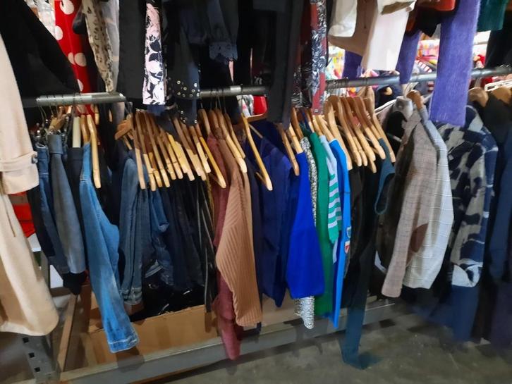 Herenkleding voor elk moment – Kringloop Malden, Kleding | Heren, Spijkerbroeken en Jeans, Gedragen, Overige jeansmaten, Overige kleuren