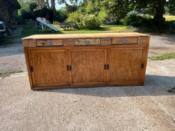 Oude toonbank of kookeiland of dressoir tv meubel beschikbaar voor biedingen