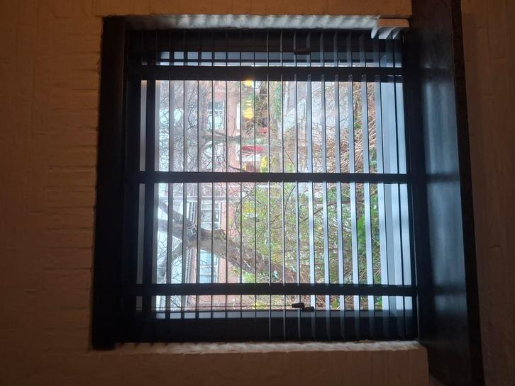 Houten jaloezie, Huis en Inrichting, Stoffering | Gordijnen en Lamellen, Zo goed als nieuw, 100 tot 150 cm, 50 tot 100 cm, Zwart