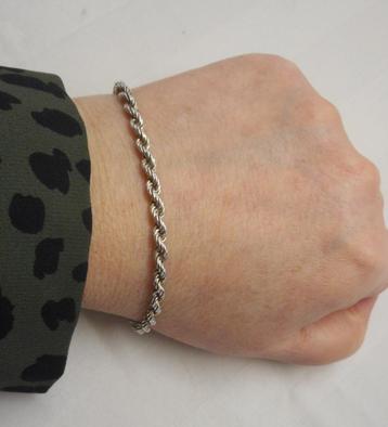 Zilveren koord armbandje nr.808 beschikbaar voor biedingen