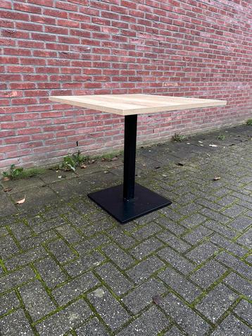 1x Horeca Tafel / Eettafel  beschikbaar voor biedingen