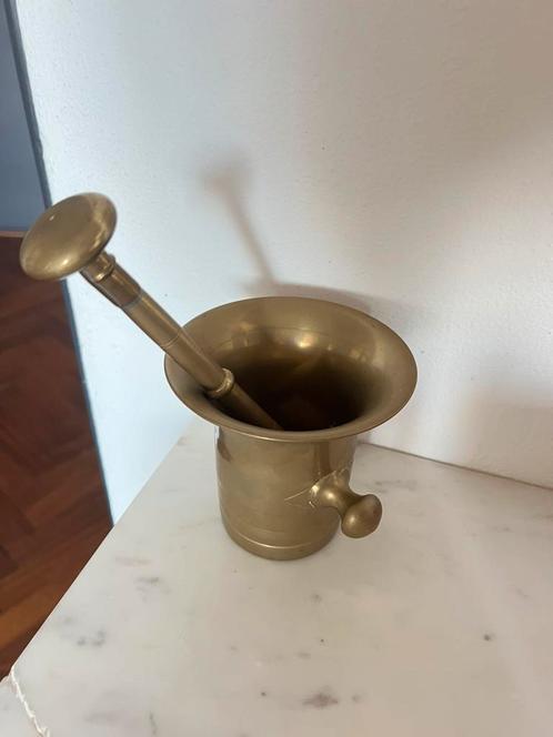 Messing vijzel met stamper – decoratief en functioneel, Antiek en Kunst, Antiek | Keukenbenodigdheden, Ophalen of Verzenden