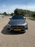 Mercedes-Benz A-Klasse A 250 e AMG Pano Sfeer 2021 Grijs, Auto's, Mercedes-Benz, USB, 4 cilinders, 160 pk, Leder en Stof