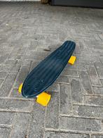 Skateboard blauw met gele wielen, Sport en Fitness, Skateboarden, Ophalen, Zo goed als nieuw, Skateboard
