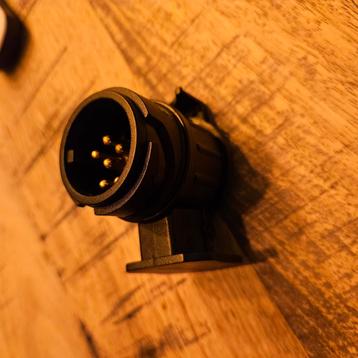 Stekker voor aanhangwagen te koppelen beschikbaar voor biedingen