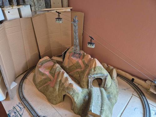 Grote h0 modeltrein berg landschap met tunnels, Hobby en Vrije tijd, Modeltreinen | H0, Rails, Gelijkstroom, Ophalen of Verzenden