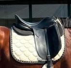 Dressuurzadel 17,5 inch, Dieren en Toebehoren, Paarden en Pony's | Zadels, Ophalen of Verzenden, Gebruikt, Dressuur