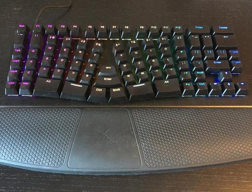 X-Bows Nature Ergonomic (Gateron brown) + polssteun, Computers en Software, Toetsenborden, Gebruikt, Qwerty, Bedraad, Ergonomisch