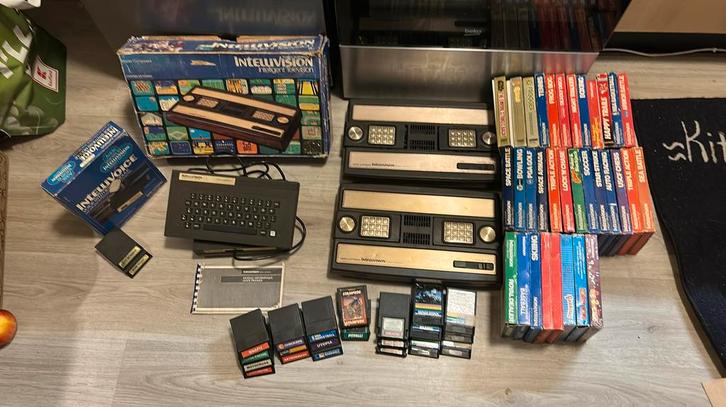 Zeer grote Mattel Intellivision collectie, Spelcomputers en Games, Spelcomputers | Overige, Gebruikt, Ophalen of Verzenden