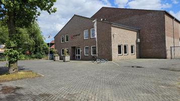 Te huur: representatieve kantoor-/praktijkruimte (ca 300m2) beschikbaar voor biedingen