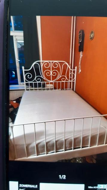 Wit metalen bedframe Ikea Leirvik 140x200 met lattenbodem