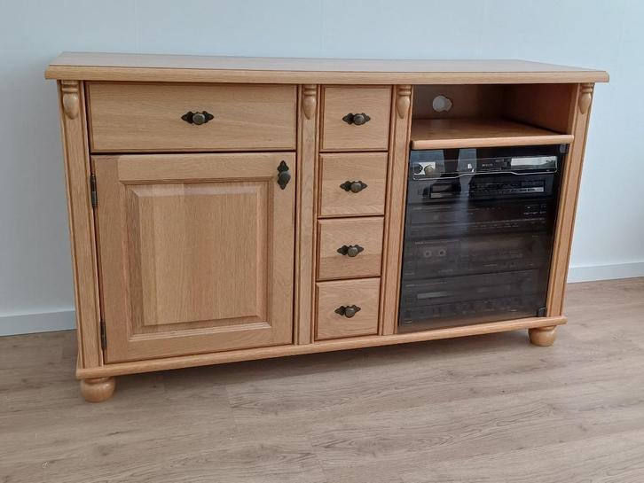 Dressoir/ TV kast in licht Eiken, Huis en Inrichting, Kasten | Dressoirs, Gebruikt, 100 tot 150 cm, 25 tot 50 cm, Met lade(s)