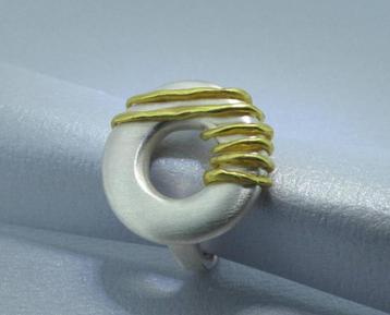 ringen zilver met goud  beschikbaar voor biedingen