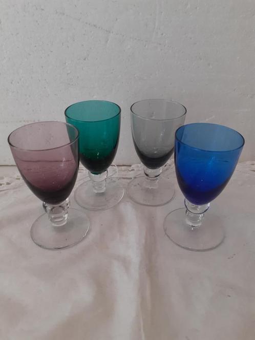 Carnaval Kristalunie - K 5 - 4 likeurglaasjes, Antiek en Kunst, Antiek | Glas en Kristal, Ophalen of Verzenden