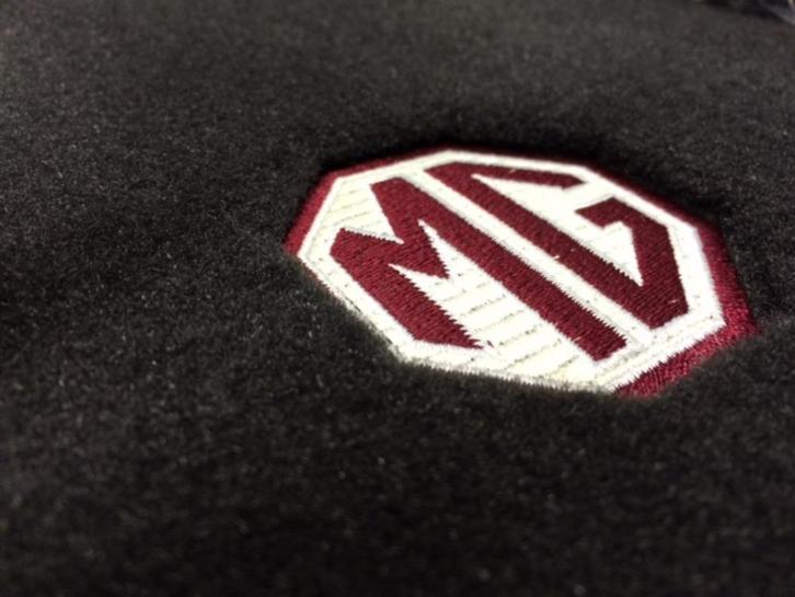 Tapijt set met MG logo voor MG TF MGTF LE500 MGF MG F, Auto diversen, Wieldoppen, Nieuw, Ophalen of Verzenden