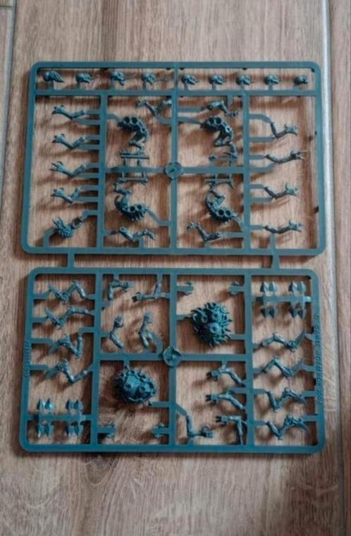 Tyranids 4 Purestrain Genestealers Brood Warhammer 40K Genes, Hobby en Vrije tijd, Wargaming, Zo goed als nieuw, Warhammer 40000