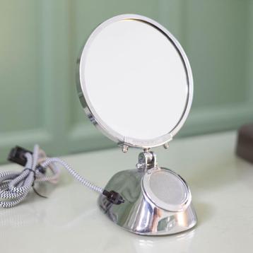 Vintage scheerspiegel met verlichting – Made in England beschikbaar voor biedingen