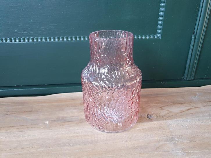 Vaasje roze, Huis en Inrichting, Woonaccessoires | Vazen, Nieuw, Overige kleuren, Minder dan 50 cm, Glas, Ophalen of Verzenden
