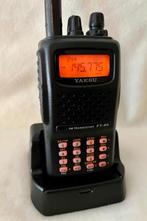 Yaesu FT-60 dualband, met bureaulader en nieuwe accu, 5 tot 15 km, Ophalen of Verzenden, Zo goed als nieuw, Portofoon of Walkie-talkie