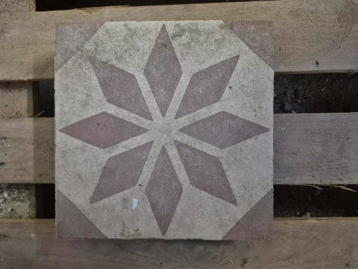 Zo'n 180 antieke stermotieftegels rood wit, Doe-het-zelf en Verbouw, Tegels, Gebruikt, Vloertegels, Keramiek, 20 tot 40 cm, 20 tot 40 cm