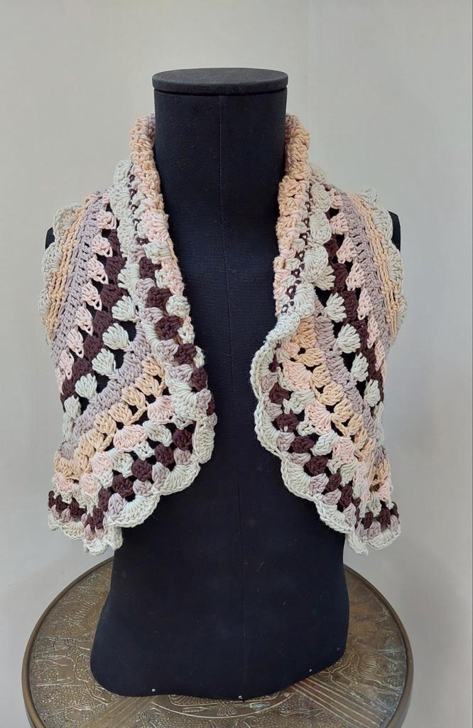 Boho vestje gilet bolero gehaakt handgemaakt 38/M, Kleding | Dames, Truien en Vesten, Nieuw, Maat 38/40 (M), Beige, Ophalen of Verzenden