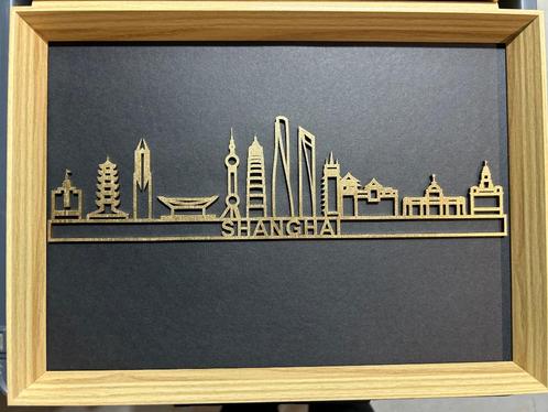 Skyline Shanghai in frame, Antiek en Kunst, Kunst | Beelden en Houtsnijwerken, Verzenden