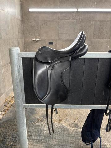 Kingsley saddle D1 17,5 inch beschikbaar voor biedingen