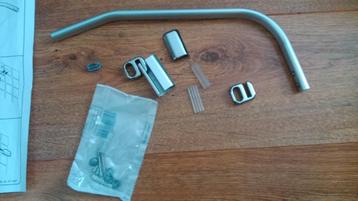 douche accessoire om glazen plaat vast te zetten in een hoek beschikbaar voor biedingen