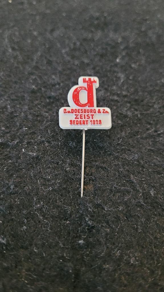 van Doesburg Zeist speldje, Verzamelen, Speldjes, Pins en Buttons, Zo goed als nieuw, Speldje of Pin, Merk, Verzenden