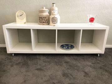 TE KOOP IKEA 4 vakkenkast  beschikbaar voor biedingen
