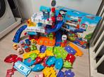 Toet toet auto's, garage en wegdelen met doos, Kinderen en Baby's, Speelgoed | Vtech, Ophalen of Verzenden, Zo goed als nieuw