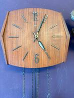 Vintage wuba Wandklok met Slinger, Ophalen of Verzenden