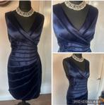 Phase Eight luxe jurk mat glanzend in donkerblauw 38, Maat 38/40 (M), Zo goed als nieuw, Phase Eight, Onder de knie