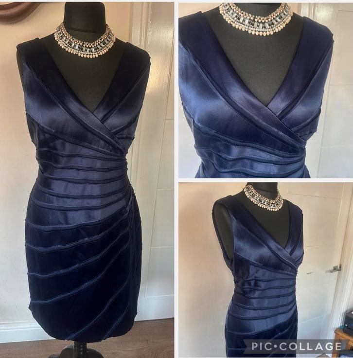 Phase Eight luxe jurk mat glanzend in donkerblauw 38, Kleding | Dames, Jurken, Zo goed als nieuw, Maat 38/40 (M), Blauw, Onder de knie