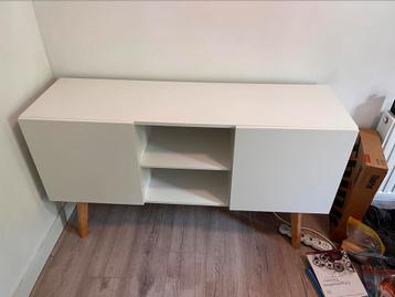 Tv stand white in good condition
