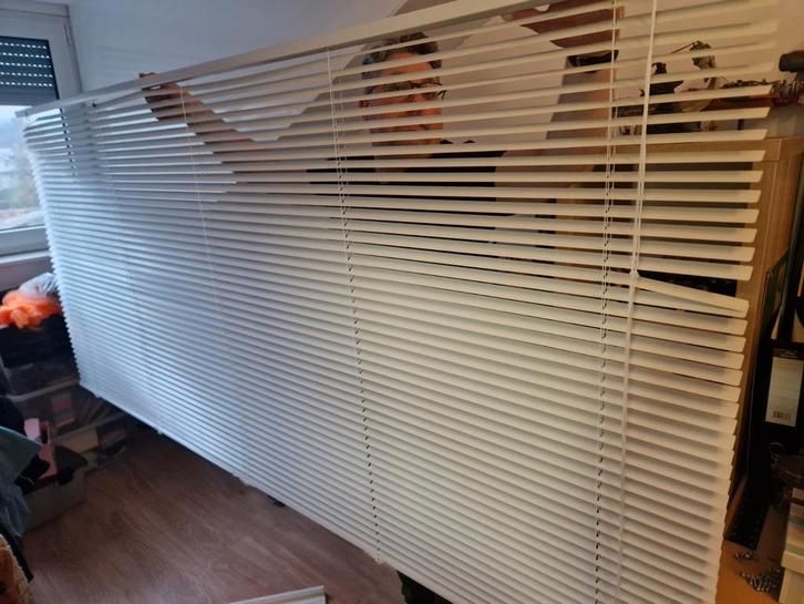 Witte Jaloezie 240cm breed, als nieuw, Huis en Inrichting, Stoffering | Gordijnen en Lamellen, Zo goed als nieuw, 200 cm of meer