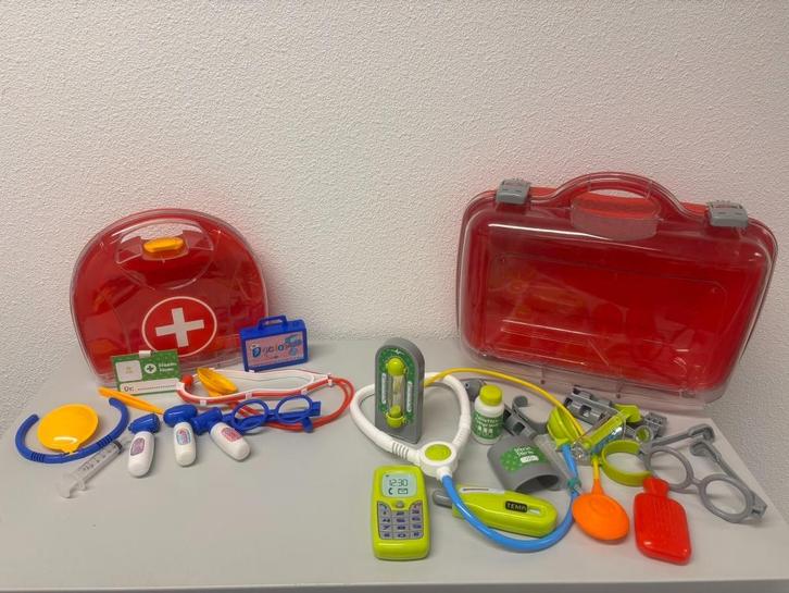 2 x dokterskoffers speelgoed, Kinderen en Baby's, Speelgoed | Educatief en Creatief, Ontdekken, Ophalen