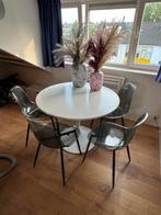 Ikea Docksta met transparante kuipstoelen, Huis en Inrichting, Tafels | Eettafels, Ophalen, Gebruikt, Rond, Vier personen