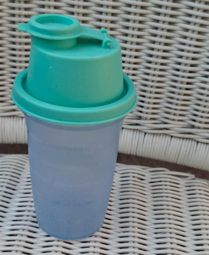 T037 Beker met schenktuit, Tupperware, Huis en Inrichting, Keuken | Tupperware, Gebruikt, Beker of Kan, Blauw, Groen, Ophalen of Verzenden