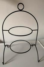 Etagère (metaal) met 2 plateaus. Hoogte 45 cm Bteedte 29 cm., Huis en Inrichting, Woonaccessoires | Etagères, Ophalen of Verzenden
