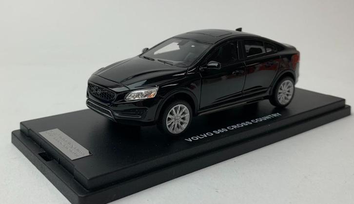 Scale Master 1:43 Volvo S60 Cross Country zwart - resin mode, Hobby en Vrije tijd, Modelauto's | 1:43, Nieuw, Auto, Overige merken