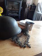 antieke legerhelm, camouflage netje, 2 pannetjes en kroes, Ophalen, Landmacht, Nederland, Hulzen of Bodemvondsten