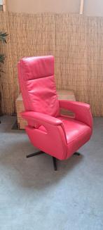 Rode lederen relaxfauteuil met elektrische verstelling, Ophalen, Onbekend, Zo goed als nieuw, Onbekend