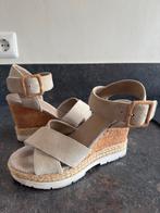 Sacha maar 38 plateau schoen, Kleding | Dames, Schoenen, Beige, Ophalen of Verzenden, Zo goed als nieuw, Sacha